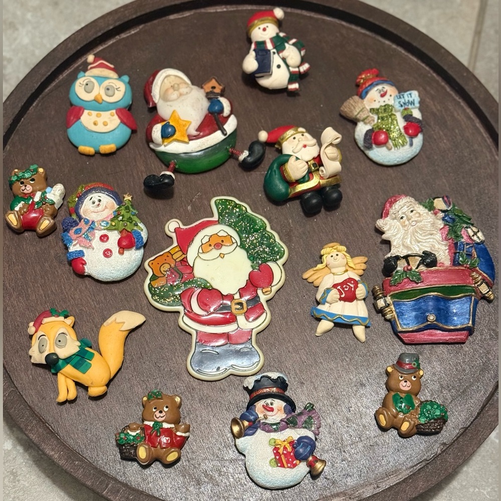 Lot Vintage Christmas magnets Figurine
